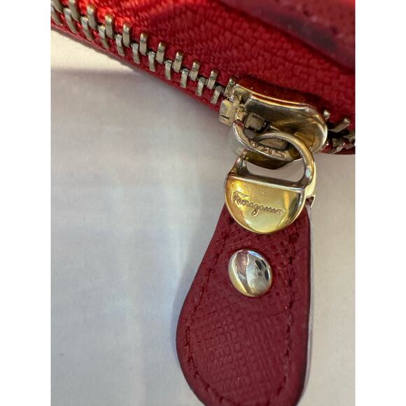 Salvatore Ferragamo Red Saffino Vara Ribbon long wallet Zip - Picture 8 of 13